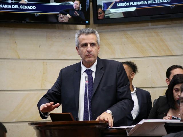 MinInterior pide suspender debate de reforma a la salud por encuentro  Petro-Uribe - La Silla Vacía